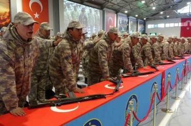 Kütahya Hava Er Eğitim Tugay Komutanlığında 2025 4A Tertip Erler yemin ederek usta asker oldu 