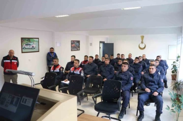 Kütahya Jandarma Komutanlığı personeline belgesiz hayvan hareketleri eğitimi 