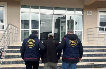 Kütahya JASAT ekipleri, 5 yıldır aranan cezaevi firarisini Balıkesir’de yakaladı 