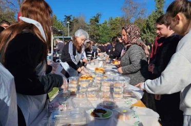 Kütahya Kılıçarslan Anadolu Lisesi’nden Gazze’ye destek 