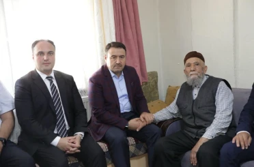 Kütahya Valisi, görev gazisi Mehmet Torun’u evinde ziyaret etti 