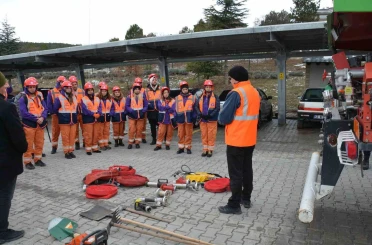 Kütahya’da arama kurtarma gönüllülerine orman yangınlarına müdahale eğitimi 