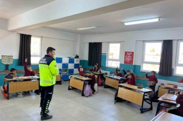 Kütahya’da jandarmadan öğrencilere trafik eğitimi 
