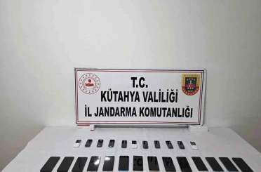Kütahya’da kaçak telefon operasyonu, 29 telefon ele geçirildi 