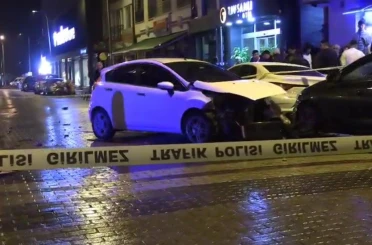 Kütahya’da otomobiller çarpıştı: 3 yaralı 