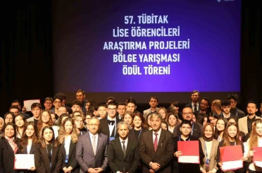 Kütahyalı liseler ’Lise Öğrencileri Araştırma Projeleri Bölge Yarışması’ndan ödüllerle döndü 