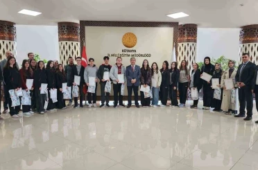 Kütahya’nın başarılı öğrenciler ödüllendirildi 