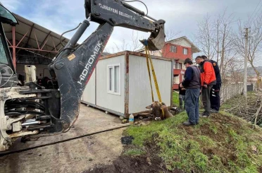 Kuyuya düşen ineği itfaiye kurtardı 