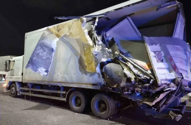 Kuzey Marmara Otoyolu’nda yolcu otobüsü tıra çarptı: 10 yaralı 