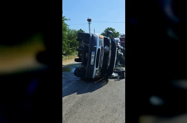 Lastiği patlayan otomobil devrildi: 1 yaralı 