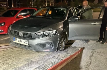 Lastikleri patlatılarak durdurulan araçtan uyuşturucu çıktı 