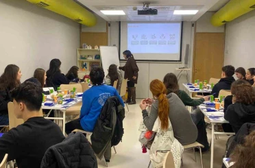 Lise öğrencilerine özel "İş’te Ekonomi" atölyeleri başladı 