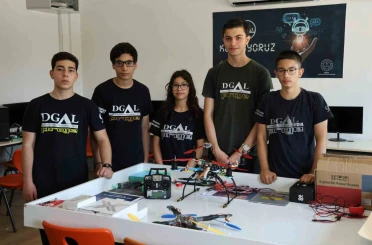 Liseli gençlerden orman yangınlarının önlenmesi için ’otonom dron’ 