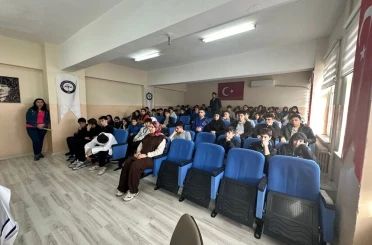 Liselilere akran zorbalığı semineri 