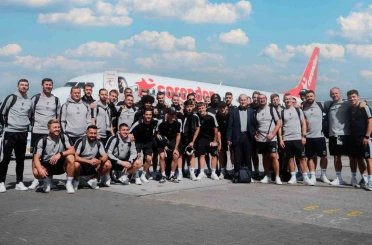 Lukas Podolski’nin takımı Gornik Zabrze, Fenerbahçe deplasmanına Corendon Airlines ile uçtu 
