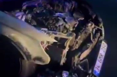 Lüks araç alevlere teslim oldu 