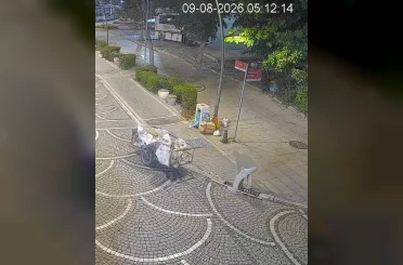 Lüleburgaz’da mazgal hırsızlığı kamerada 