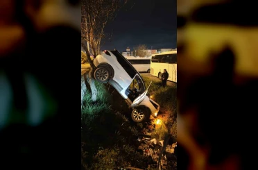 Lüleburgaz’da otomobil AVM otoparkına araç uçtu 