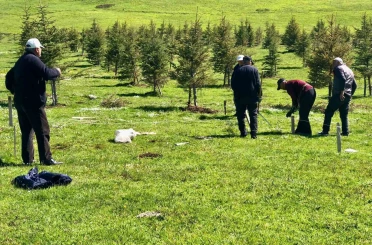 Mahalle halkı imece usulü gölet yaptı 