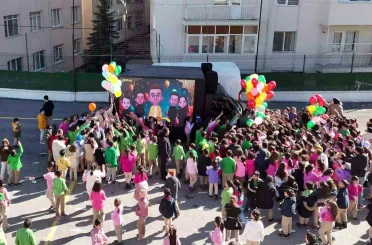 Mahalle muhtarından okullarda Ramazan eğlencesi 