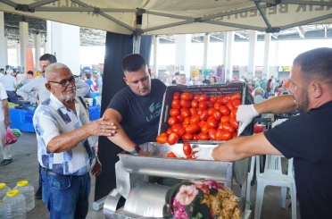 Mahallelerde salça zamanı 