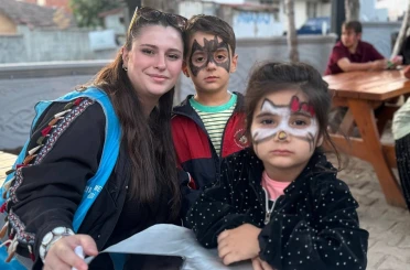 "Mahallemde Neşe Var" etkinlikleri 3 ilçede çocuklarla buluştu 