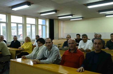 Makine mühendisleri 25 yıl sonra aynı sıralarda buluştu 