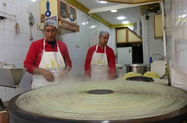 Makine üretimine karşı el dökümü kadayıf 