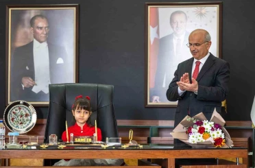 Malatya Büyükşehir Belediye Başkanı Sami Er, koltuğunu Ece Sayar’a devretti 