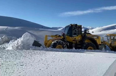 Malatya Büyükşehir Belediyesinin karla mücadele çalışmaları devam ediyor 