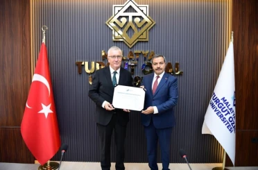 Malatya Turgut Özal Üniversitesi, Kurumsal Akreditasyon Belgesi’ni aldı 
