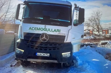 Malatya’da beton mikserinin çarptığı yaya yaralandı 