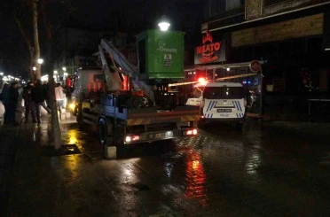 Malatya’da istinat duvarı çöken bina tahliye edildi 