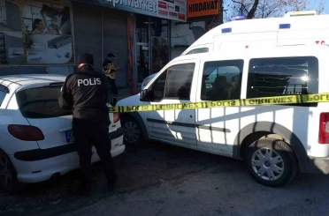 Malatya’da kalp krizi geçiren sürücünün kaza anı kamerada 
