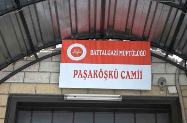 Malatya’da Paşaköşkü Camisi’nin hasarlı minaresi onarılıyor 