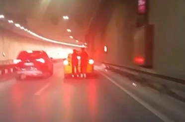 Maltepe’de tünelde tehlikeli yolculuk kamerada 