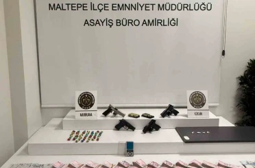 Maltepe’de uyuşturucu operasyonu: Manyetik kartlı zuladan yüklü miktarda para ve silah çıktı 