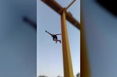 Manavgat’ta 20 metre yükseklikteki köprüden çocukların tehlikeli atlayışı 