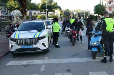 Manavgat’ta 294 motosikletliye 1 milyon liraya yakın ceza kesildi 