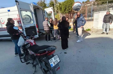 Manavgat’ta kamyonet ile motosiklet çarpıştı: 1 yaralı 