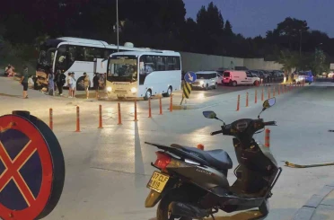 Manavgat’ta rafting yapmaya giden 52 yerli turist gıda zehirlenmesi şüphesiyle hastaneye başvurdu 