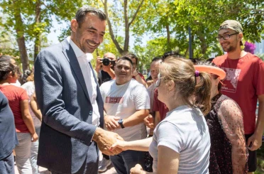 Manavgat’ta yıl sonu şenliği: Çocuklar doyasıya eğlendi 