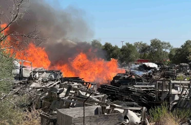 Manisa’da ahşap palet fabrikasında yangın 