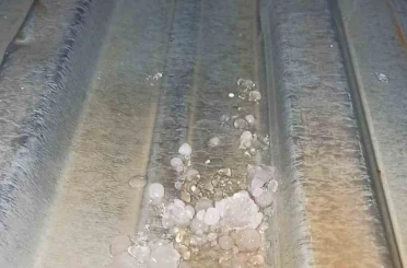 Manisa’da ceviz büyüklüğünde dolu yağdı 