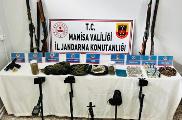 Manisa’da jandarmadan şok baskın: Uyuşturucu, silah ve tarihi eser ele geçirildi 
