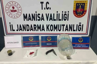 Manisa’da şüphelilerin üzerinden uyuşturucu çıktı 