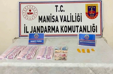 Manisa’da zehir tacirlerine geçit yok: 64 kök kenevir, 335 gram esrar ele geçirildi 