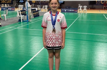 Manisalı badmintonculardan uluslararası turnuvada iki bronz madalya 
