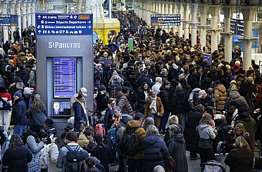 Manş Tüneli’nde elektrik arızası: Londra ile Avrupa arasındaki tren seferleri iptal 