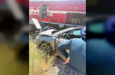Manzarayı çekerken tren kazasını kaydetti 
